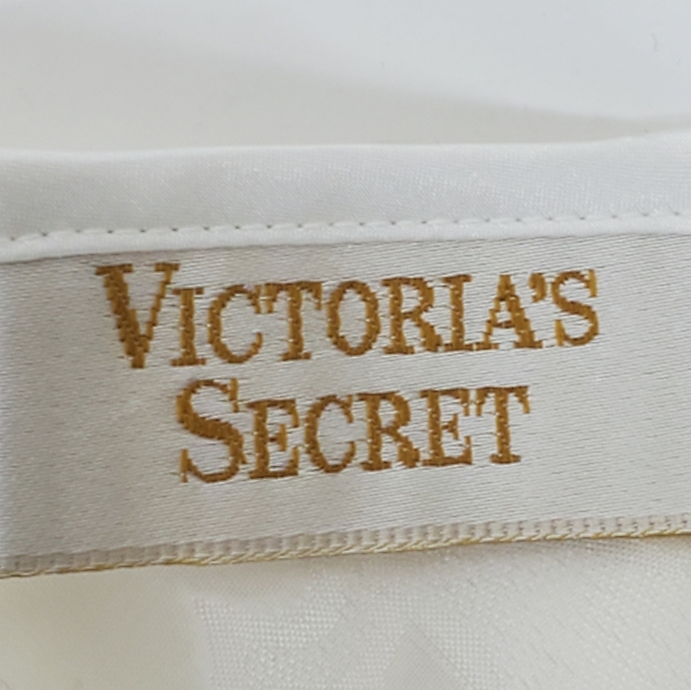Vintage gold label nightgown with 23.5" slit, subtle floral sexy chemise medium - Picture 3 of 13